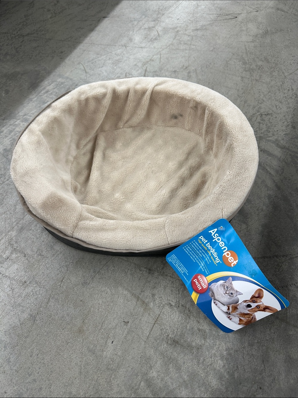 Cream Plush Round Dog Bed